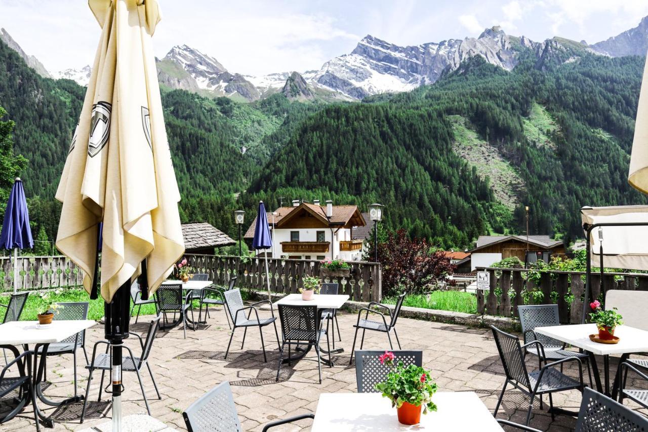 Gasthof Albergo Neuwirt Val di Vizze Buitenkant foto