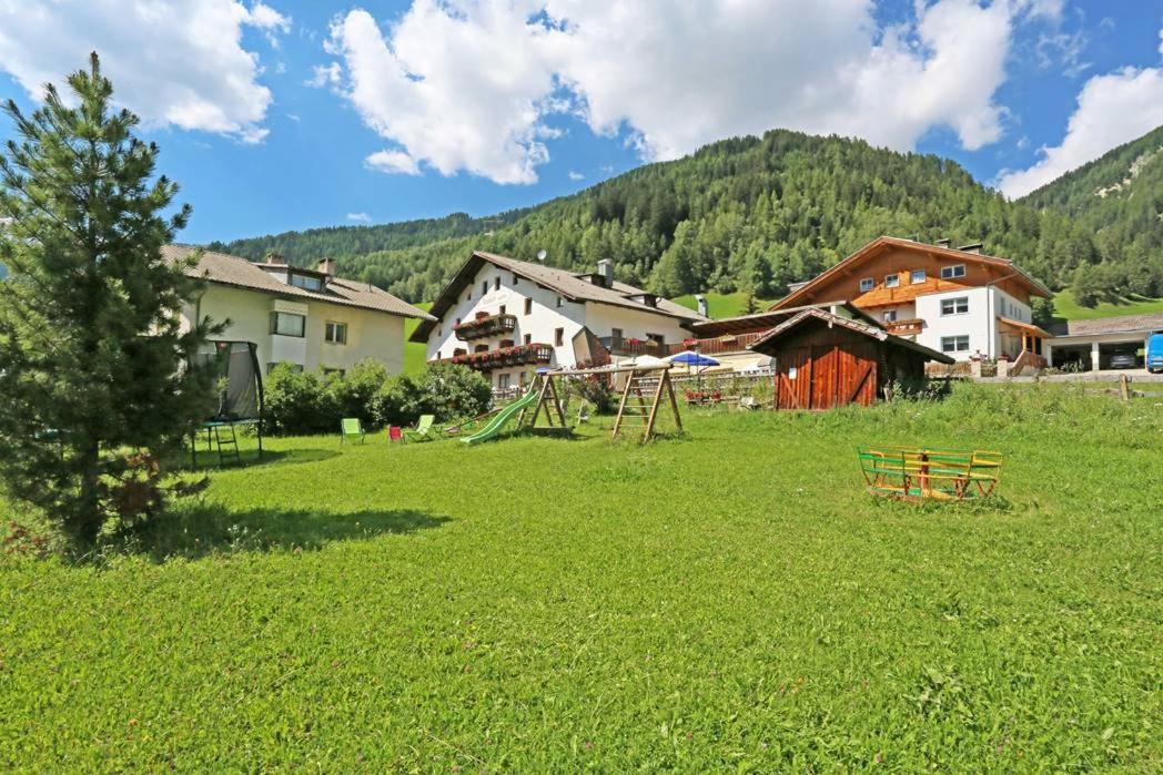 Gasthof Albergo Neuwirt Val di Vizze Buitenkant foto