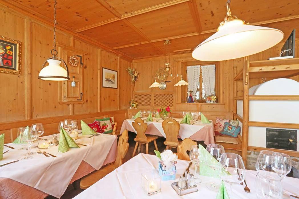 Gasthof Albergo Neuwirt Val di Vizze Buitenkant foto