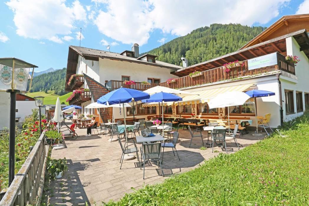 Gasthof Albergo Neuwirt Val di Vizze Buitenkant foto